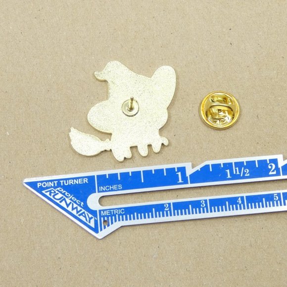 FREE ADD ON WITH PURCHASE Celestial Witch Kitty Riding A Broom Enamel Brooch Pin - Picture 3 of 4